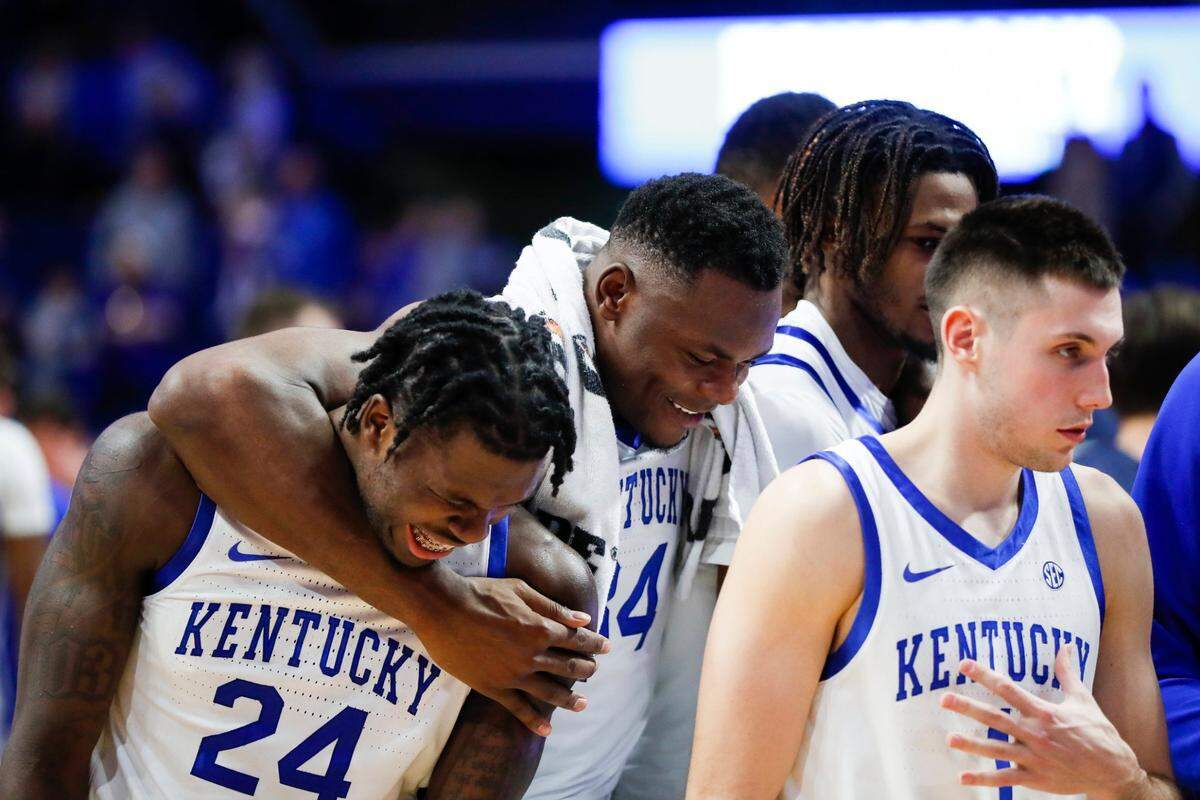 Oscar Tshiebwe, middle, and the rest of the Kentucky Wildcats will be looking to have a fun trip to England for Sunday’s game against Michigan.