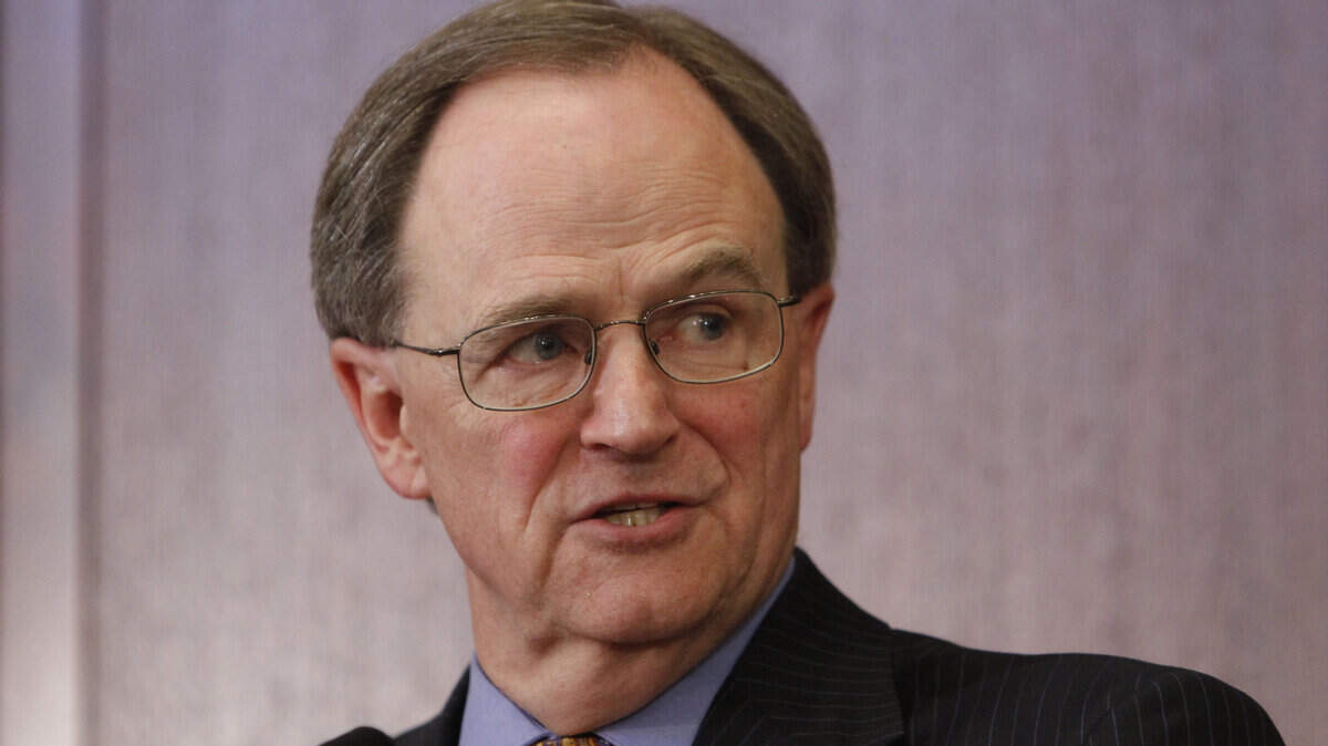 Lee T. Todd Jr. announced his retirement as president of the University of Kentucky on Wednesday. Todd, who pinned his presidency on the drive to make UK a Top 20 research university, said at a news conference he would step down on June 30, 2011.