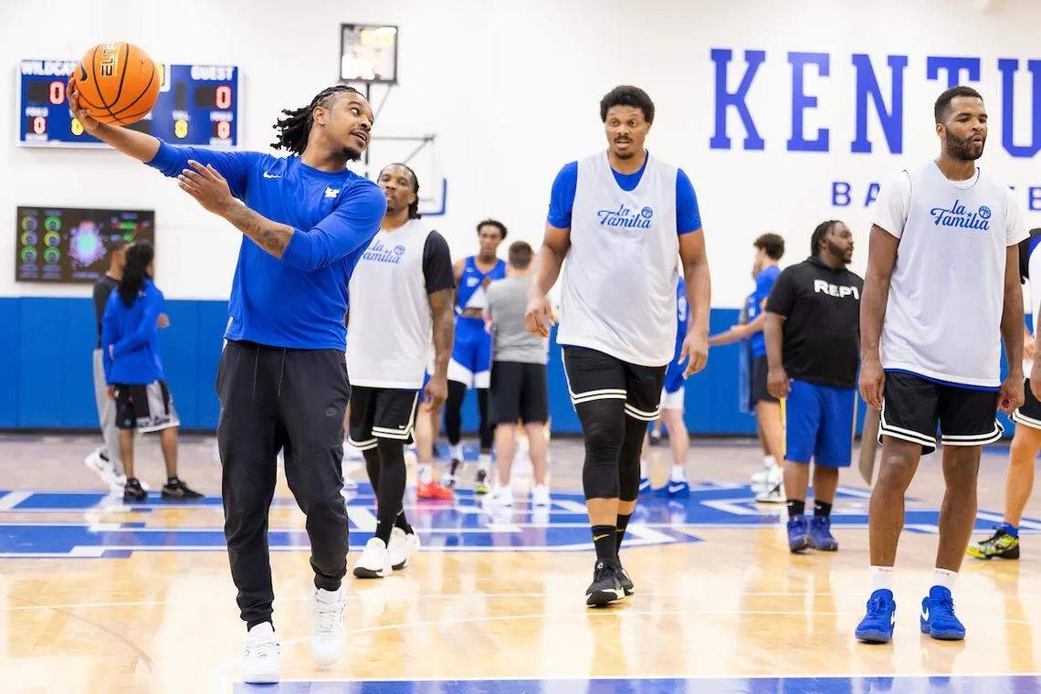 Tyler Ulis, left, will coach the La Familia team in the TBT, with Daniel Orton, center, and Andrew Harrison among the former Kentucky players on the squad.