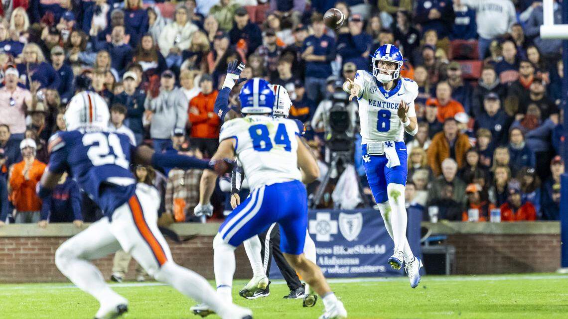 Kentucky quarterback Cutter Boley (8) throws a pass against Auburn.