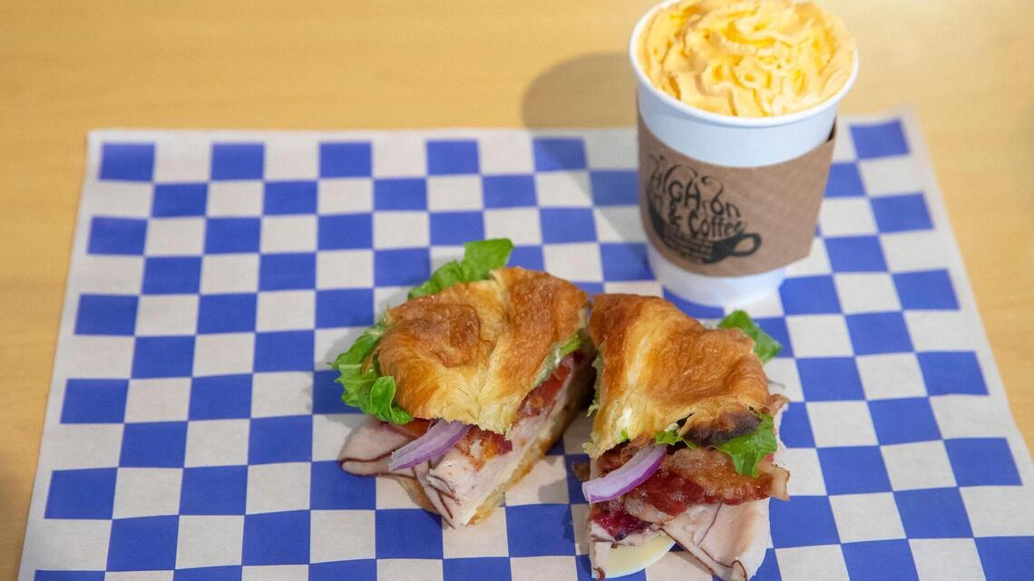 Want a side of great sandwiches and coffee to go with that Kentucky art?