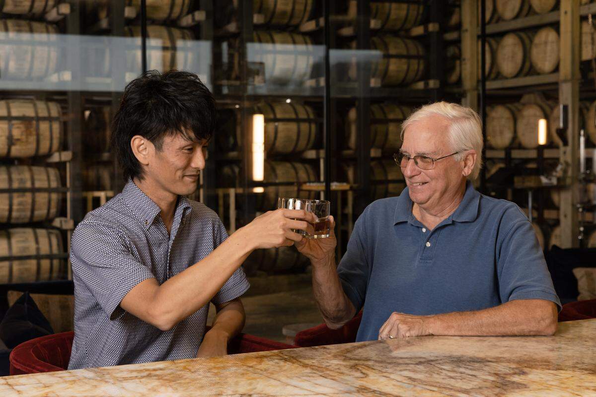 Yusuke Yahisa of Nagahama Distillery collaborated with Kentucky Owl’s John Rhea to blend Kentucky Owl Takumi Edition Bourbon Whiskey.