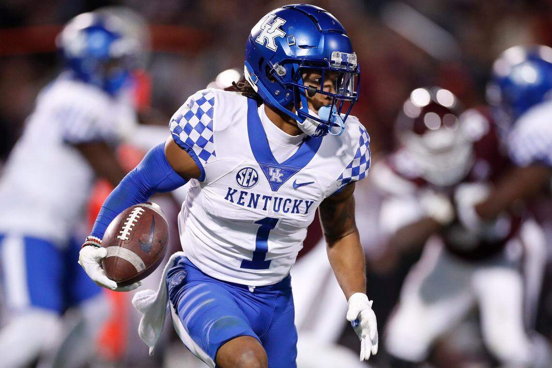 Wan’Dale Robinson (1) was Kentucky’s leading wide receiver during the regular season.