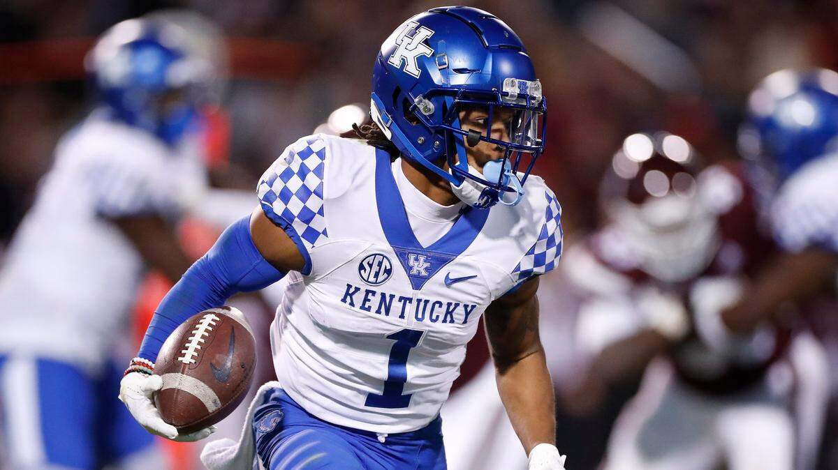 Wan’Dale Robinson (1) finished with single-season records for receptions and yardage in his only year at Kentucky.