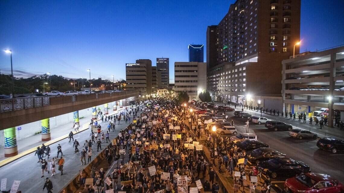 Stand for racial justice. Lexington council must vote yes on no-knock warrant ban.