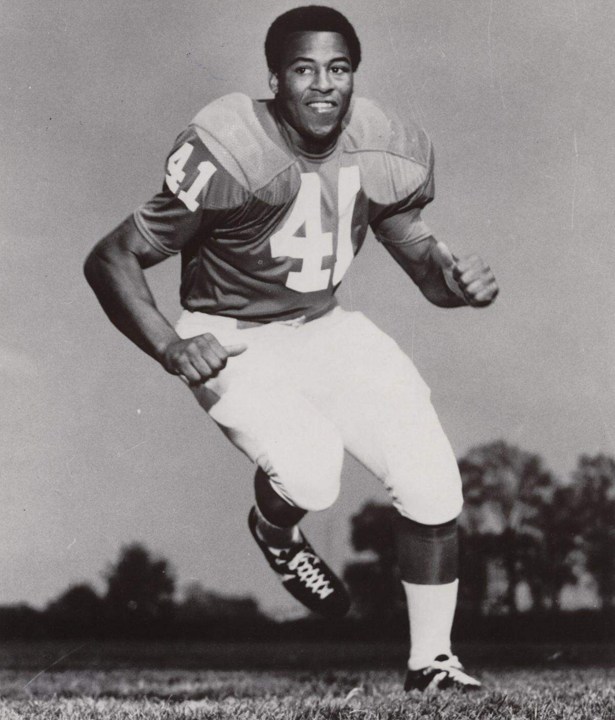 Linebacker Wilbur Hackett helped force a fumble near the UK goal line late in the game that preserved Kentucky’s 10-9 upset win over Archie Manning and No. 8 Mississippi in 1969.