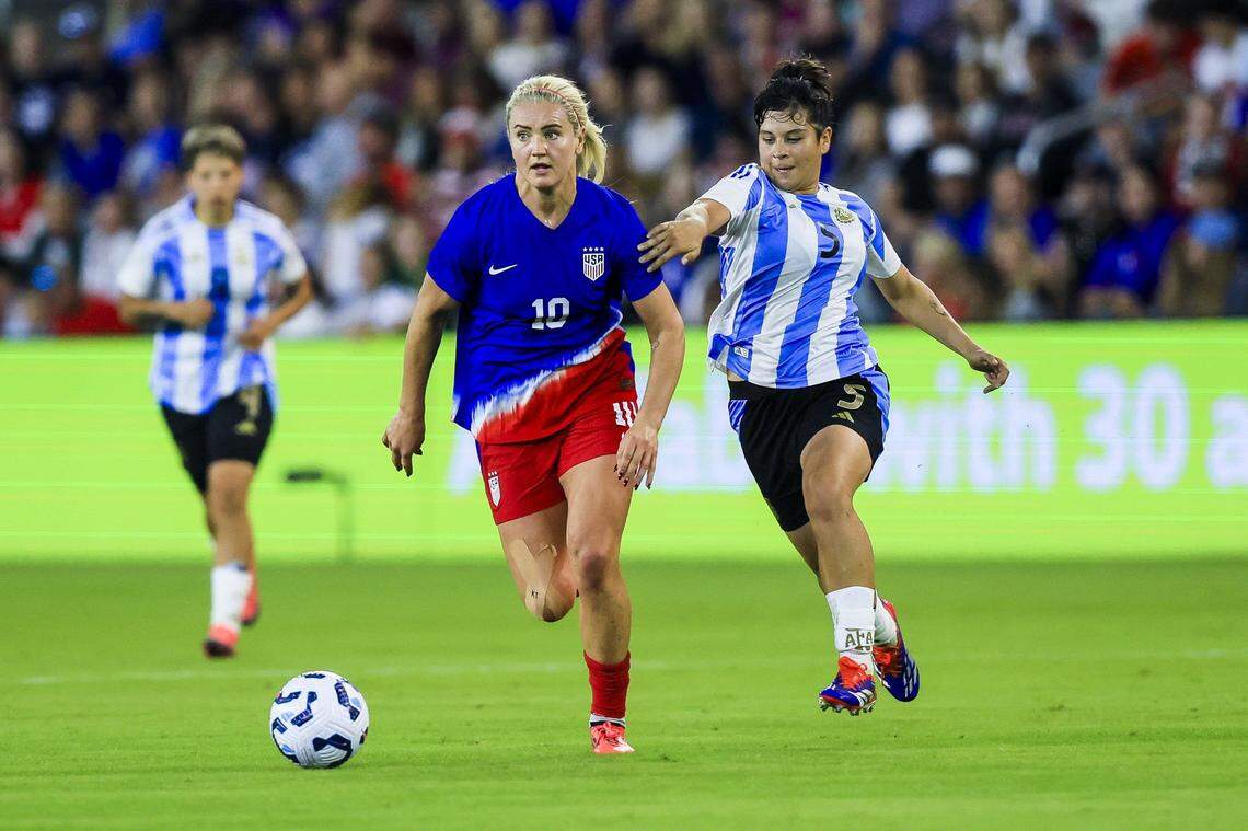 United States midfielder Lindsey Horan (10) dribbles against Argentina’s Vanina Preininger (5) during the first half Wednesday night.