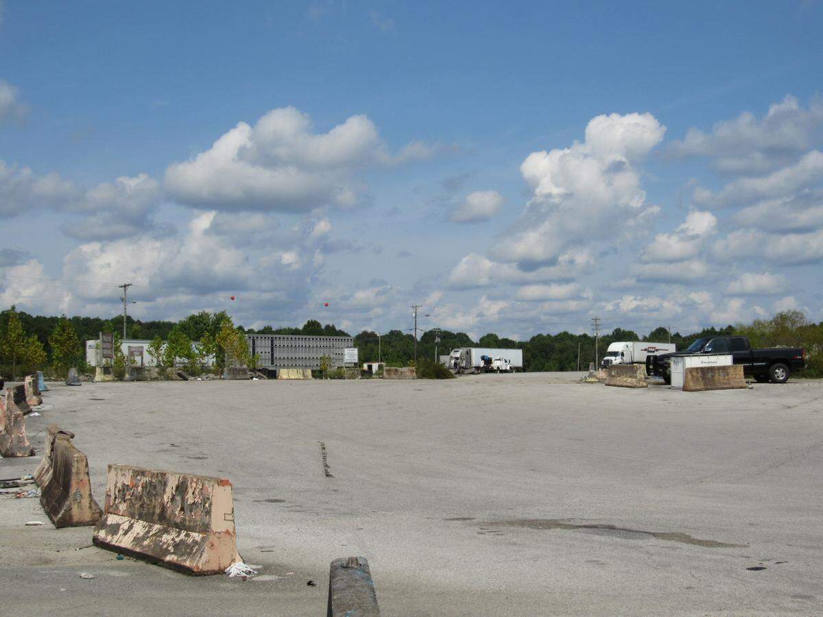 There was once a truck stop on this spot at the interchange of Interstate 75 and U.S. 25E at Corbin, but the business closed more than a decade ago.