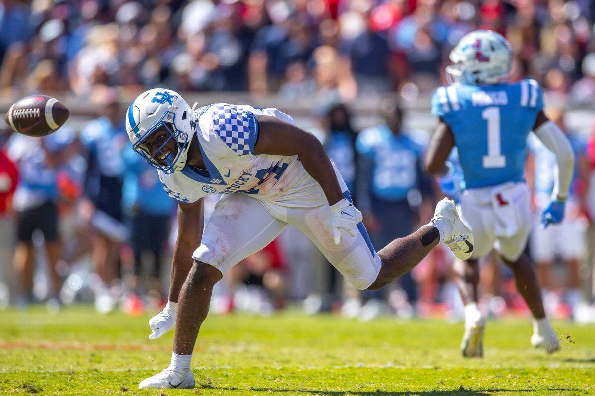 Kentucky linebacker D’Eryk Jackson (54) breaks up a pass during the Cats’ game against Ole Miss at Vaught-Hemingway Stadium in Oxford, Miss., on Saturday.