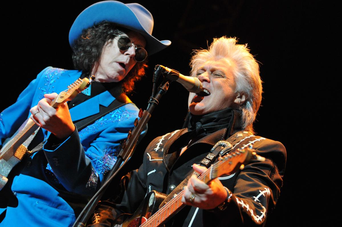 Kenny Vaughan and Marty Stuart on stage at Rupp Arena.