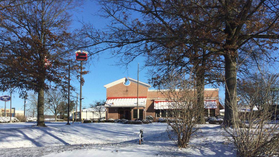 A long-time breakfast restaurant is gone but a BBQ favorite is returning to Lexington
