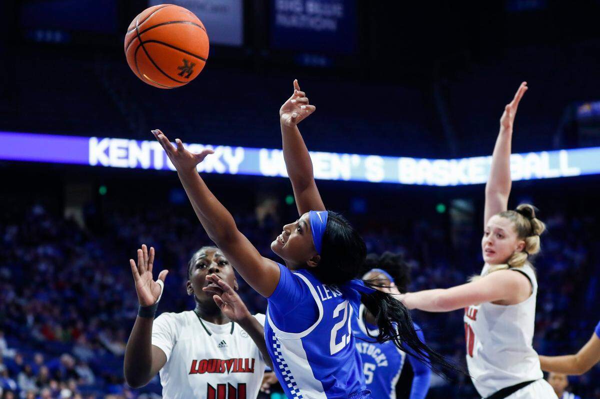 Kentucky forward Nyah Leveretter (21) is averaging 2.6 points, 4.1 rebounds in 19.3 minutes per game this season but has picked up the pace in recent outings.