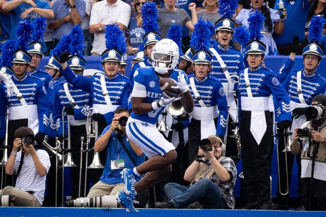 Kentucky wide receiver Tayvion Robinson caught six passes for 136 yards and two touchdowns Saturday.