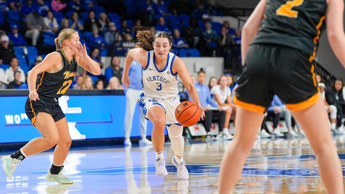 Georgia Amoore, Kentucky’s All-America point guard, delivered 13 points, five rebounds, eight assists and three blocked shots while committing only two turnovers in 37 minutes.