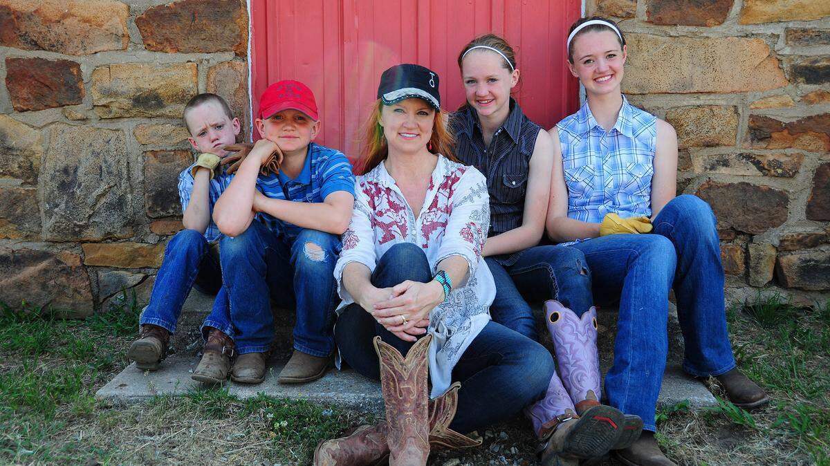 'Pioneer Woman" Ree Drummond with her four children, from left, Todd, Bryce, Paige and Alex, at their farm in Oklahoma.