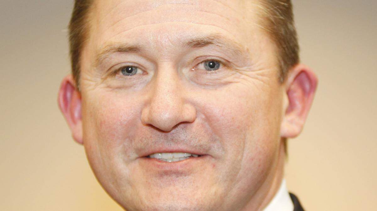 Britt Brockman, chairman of the UK board of trustees, wants to see how similar colleges oversee athletics.