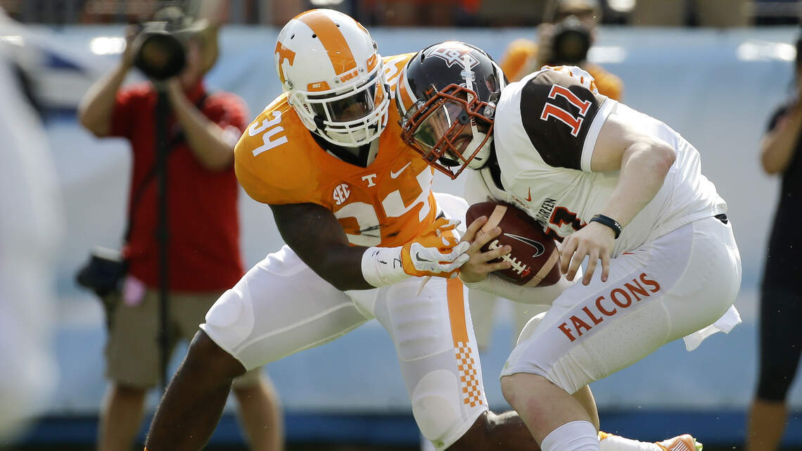 Report: Tennessee coach confirms key linebacker has decided against transferring