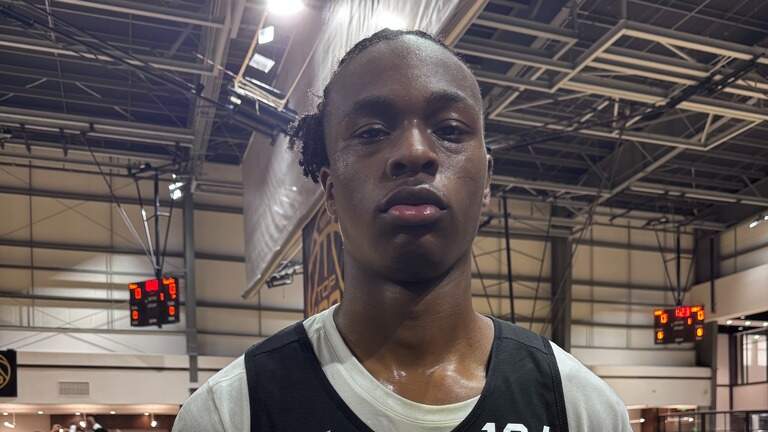 Kentucky basketball pursues a skilled big man from the high school ranks