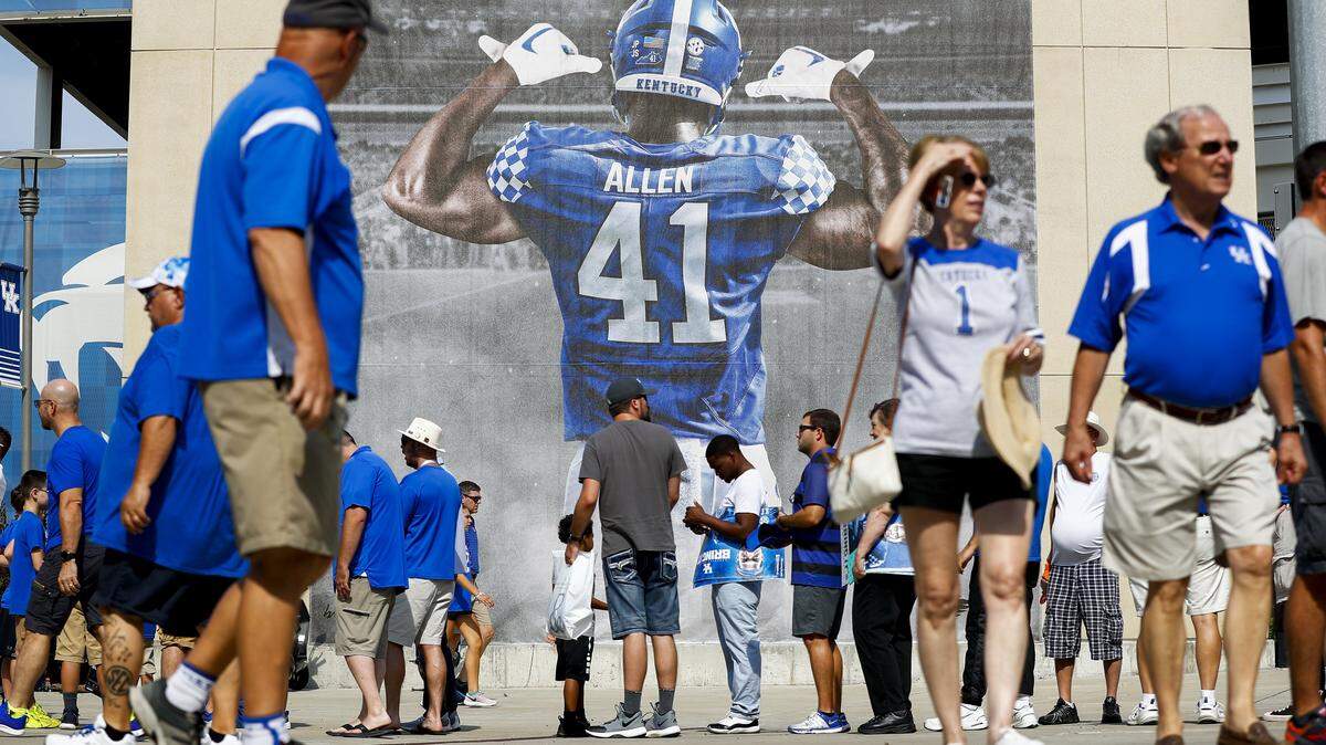 The road trip that wasn’t: What UK fans lost with football game’s move to Lexington