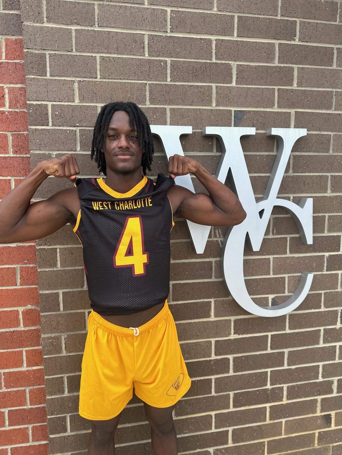 After originally signing with Michigan, former West Charlotte (N.C.) High School star Jaden Smith instead cast his lot with Kentucky due to changes on the Wolverines coaching staff.