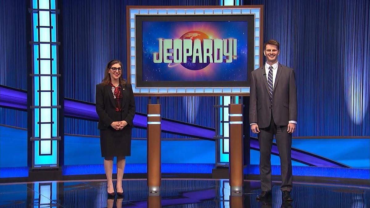 “Jeopardy!” host Mayim Bialik, left and George Rogers Clark High School teacher Kris Olson who appeared on the show Wednesday night.