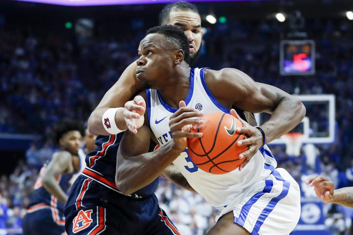Kentucky’s Oscar Tshiebwe competes against Auburn on Saturday, Feb. 25, 2023, at Rupp Arena in Lexington, Ky.