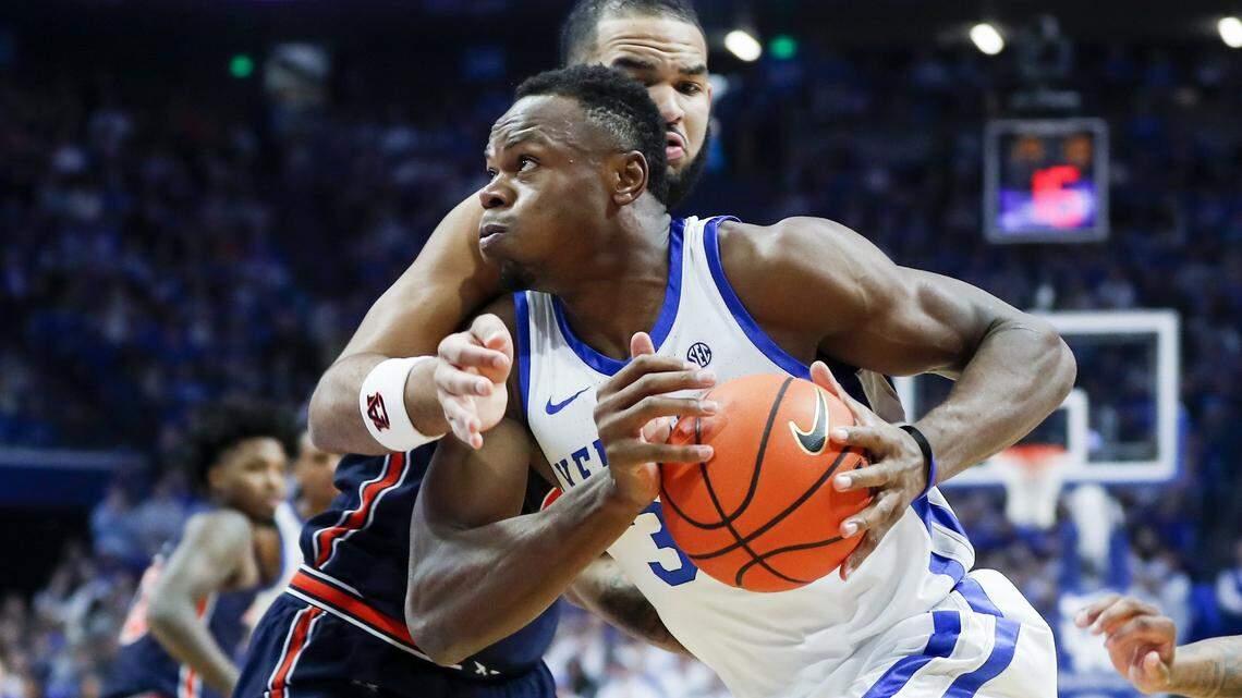 Live updates: Auburn Tigers at Kentucky Wildcats college basketball