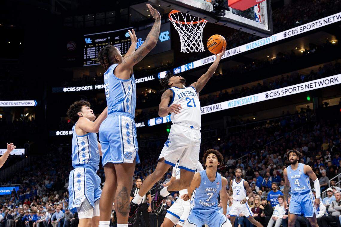 Kentucky guard D.J. Wagner (21) was named SEC Freshman of the Week after going for 14 points, six rebounds and five assists in UK’s 87-83 win over No. 9 North Carolina in last Saturday’s CBS Sports Classic. When the Wildcats face Louisville on Thursday night, Wagner will go against the team that his grandfather, Milt Wagner, helped lead to the 1986 NCAA title.