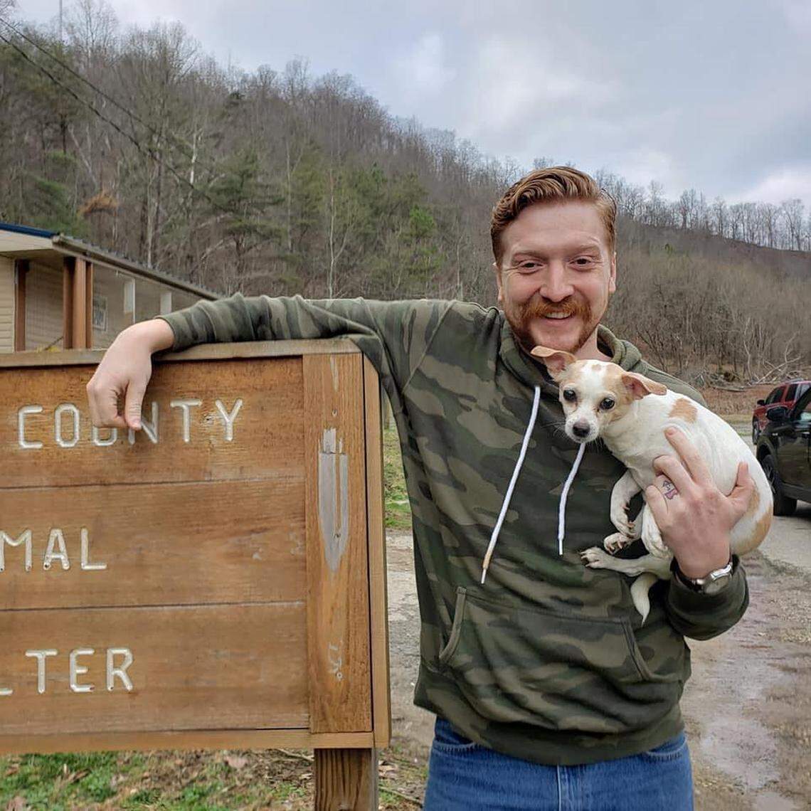 Tyler Childers visited the Floyd County Animal shelter on New Years Eve 2019.
