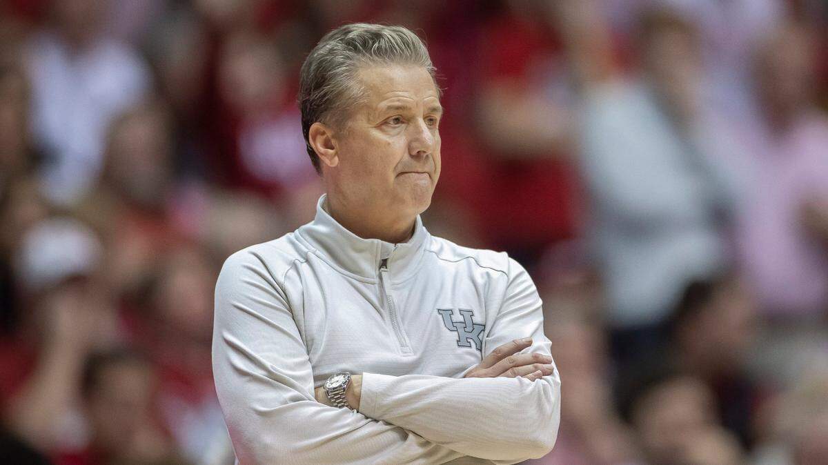Kentucky Wildcats head coach John Calipari watches his team play against the Alabama Crimson Tide at Coleman Coliseum in Tuscaloosa, Ala., on Saturday, Jan. 7, 2023.