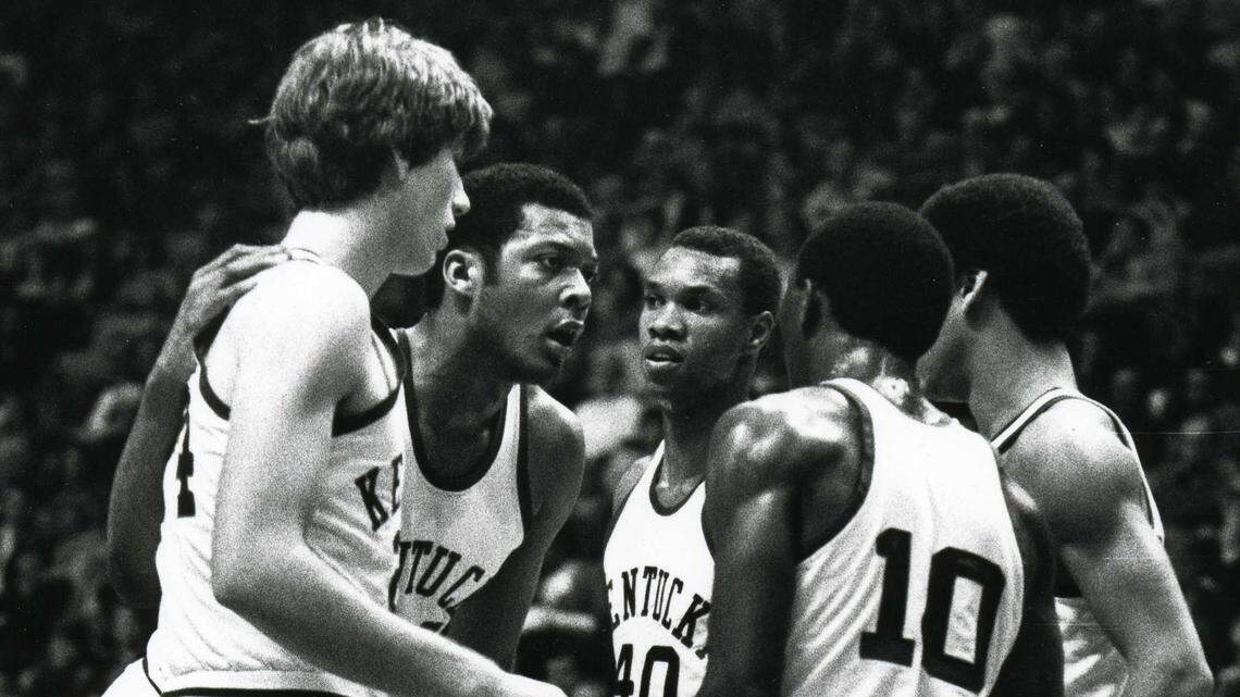 UK's team huddled during a 102-74 win over Auburn in Rupp Arena on Feb. 4, 1981. From left were Bret Bearup, Melvin Turpin, Fred Cowan, Dirk Minniefield (10) and Derrick Hord.