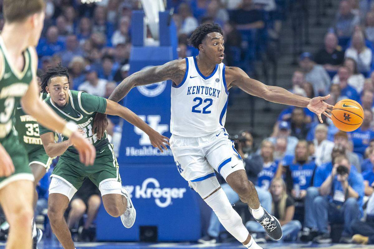 A transfer from Drexel, Kentucky super-senior center Amari Williams (22) has had a points/rebounds doulbe-double in each of his first two games for UK.