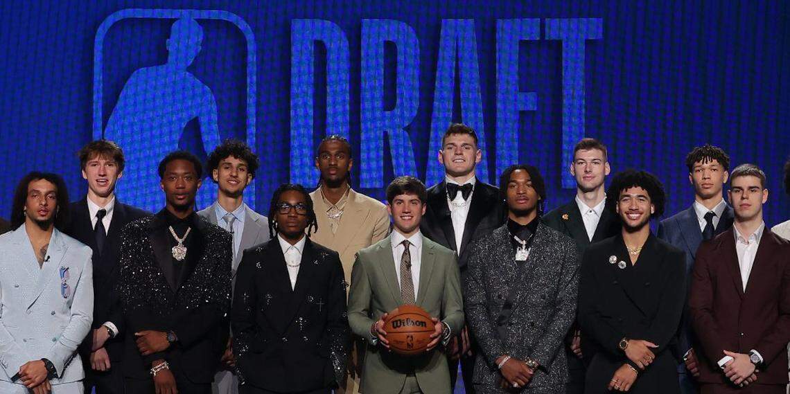 The 2024 NBA draft class, including Kentucky’s Rob Dillingham (third from left in from row) and Reed Sheppard (center of front row) poses for photos before the first round at Barclays Center in New York.