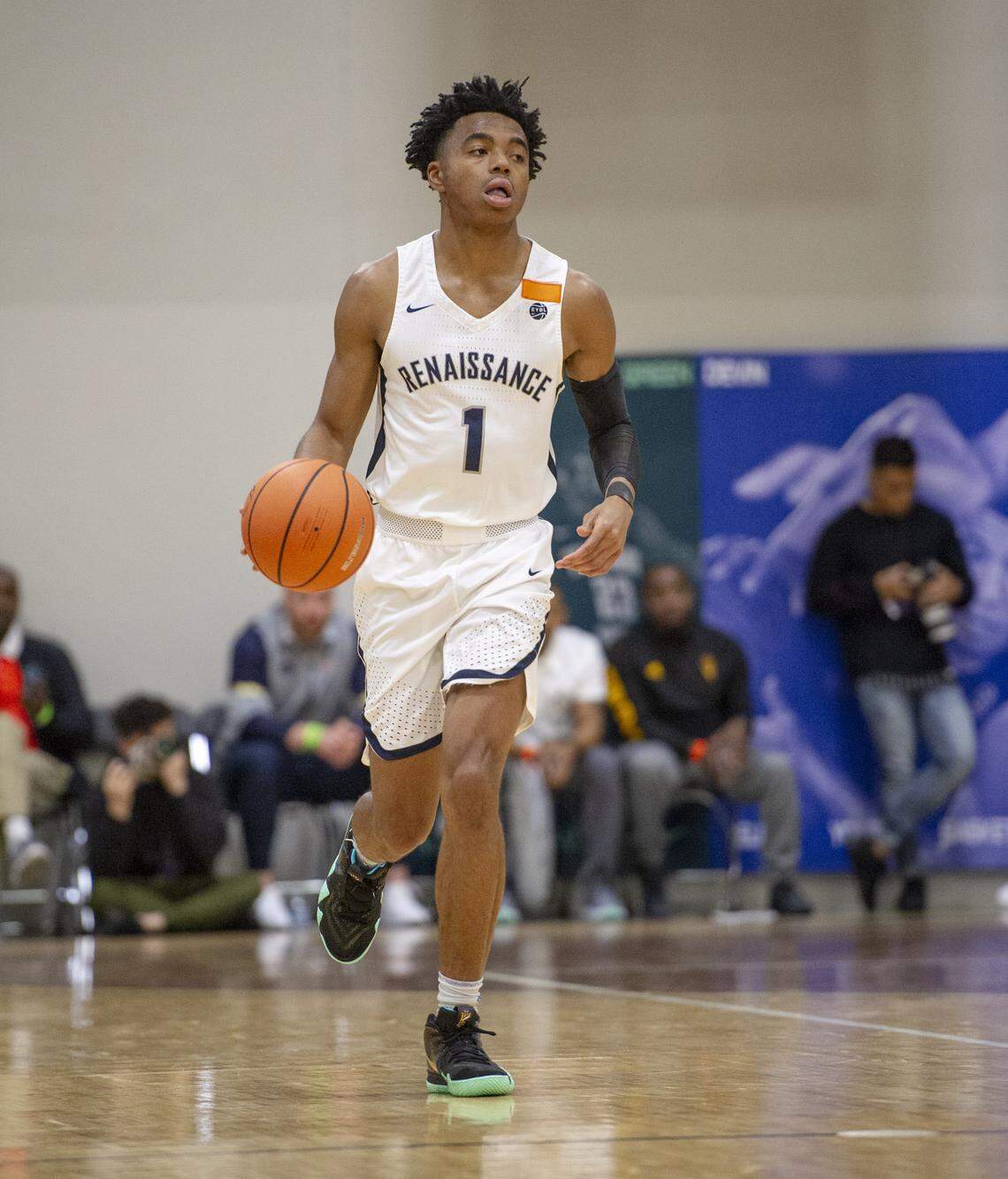 Five-star basketball recruit Jalen Lecque is one of the top guards in the class of 2019.