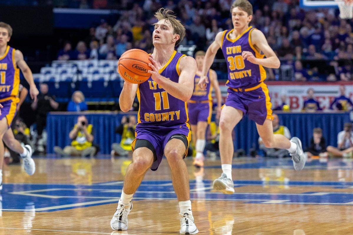Former Lyon County High School star Travis Perry (11) is one of 10 finalists for the 2024 Lexington Herald-Leader Kentucky Sports Figure of the Year Award. The 2023 winner of the honor, Perry would be the first back-to-back Sports Figure victor since Roy Kidd in 1981 and 1982.