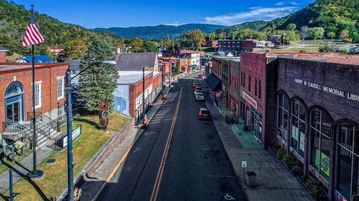 Whitesburg, Ky. MALCOLM J. WILSON