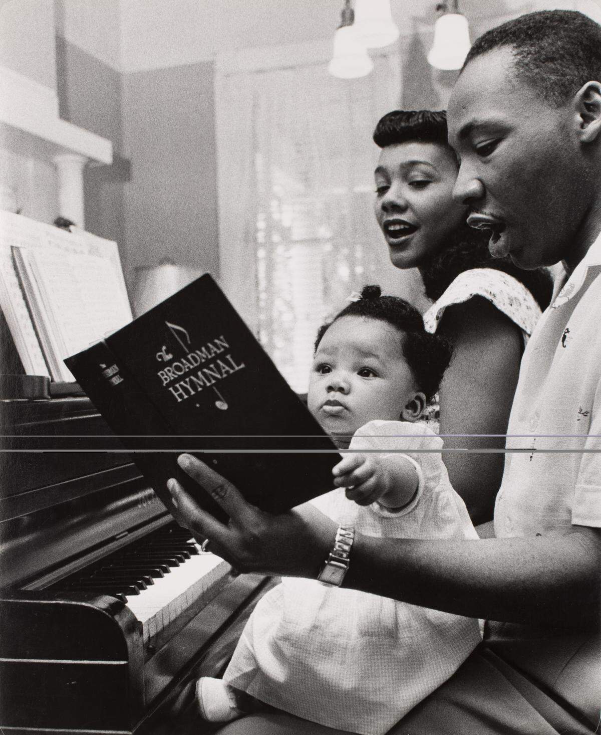 Moneta Sleet Jr. captured this image of Martin Luther King Jr. and his family.