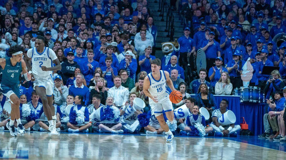 Kentucky’s Reed Sheppard (15) and Aaron Bradshaw (2) look to start a fast break during the Wildcats’ game against UNC Wilmington in Rupp Arena on Saturday.