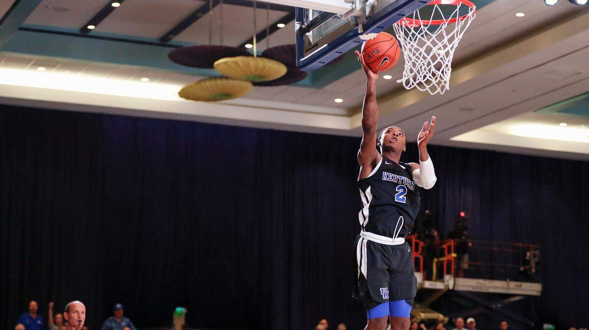 Kentucky freshman Ashton Hagans grabbed a rebound during the first half of Wednesday night’s exhibition game against the Bahamas Select Team at the Atlantis Resort on Paradise Island, Bahamas.