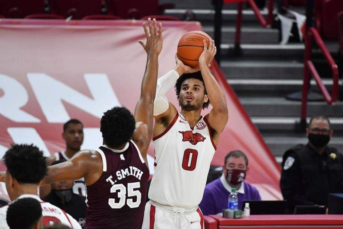 Mississippi State’s Tolu Smith (35), a transfer from Western Kentucky, averages 12.7 points and 8.6 rebounds and shot 57.7 percent from the field this season.