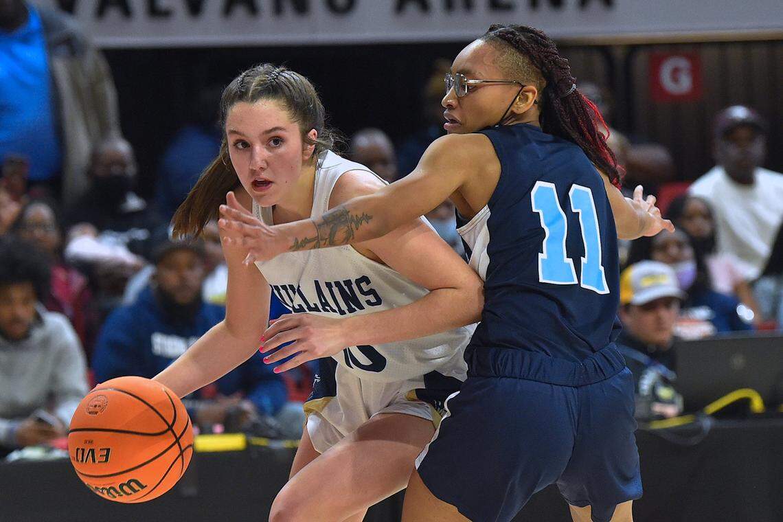 Adelaide Jernigan (10) is a top-60 prospect in the 2025 recruiting class. She has narrowed her college choices to Kentucky, Michigan and North Carolina State.