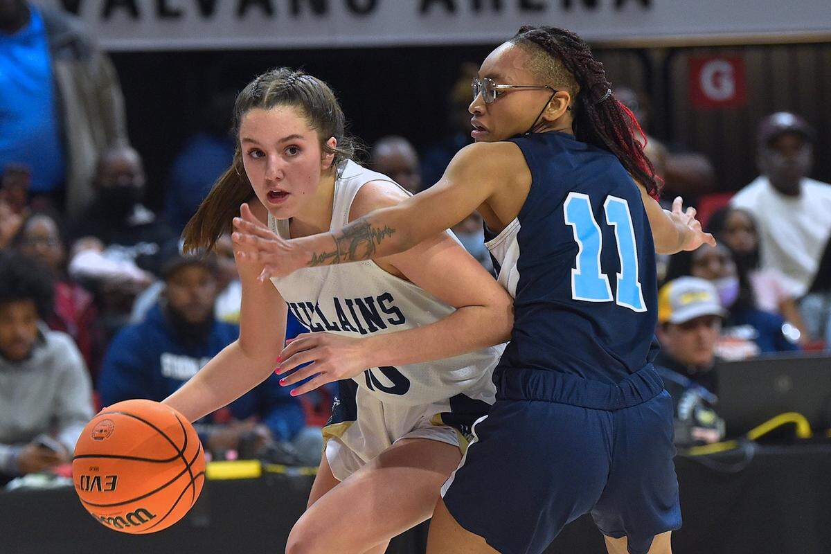 Adelaide Jernigan (10) is a top-60 prospect in the 2025 recruiting class. She has narrowed her college choices to Kentucky, Michigan and North Carolina State.