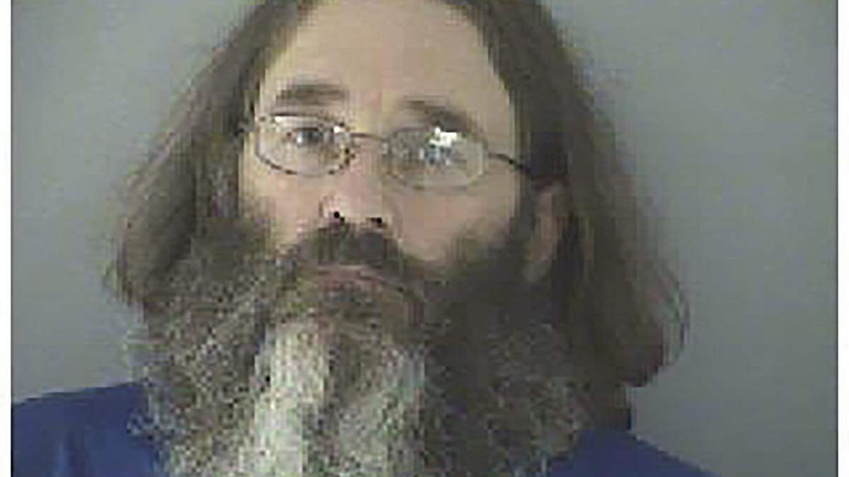 Embezzlement Suspect Hiker