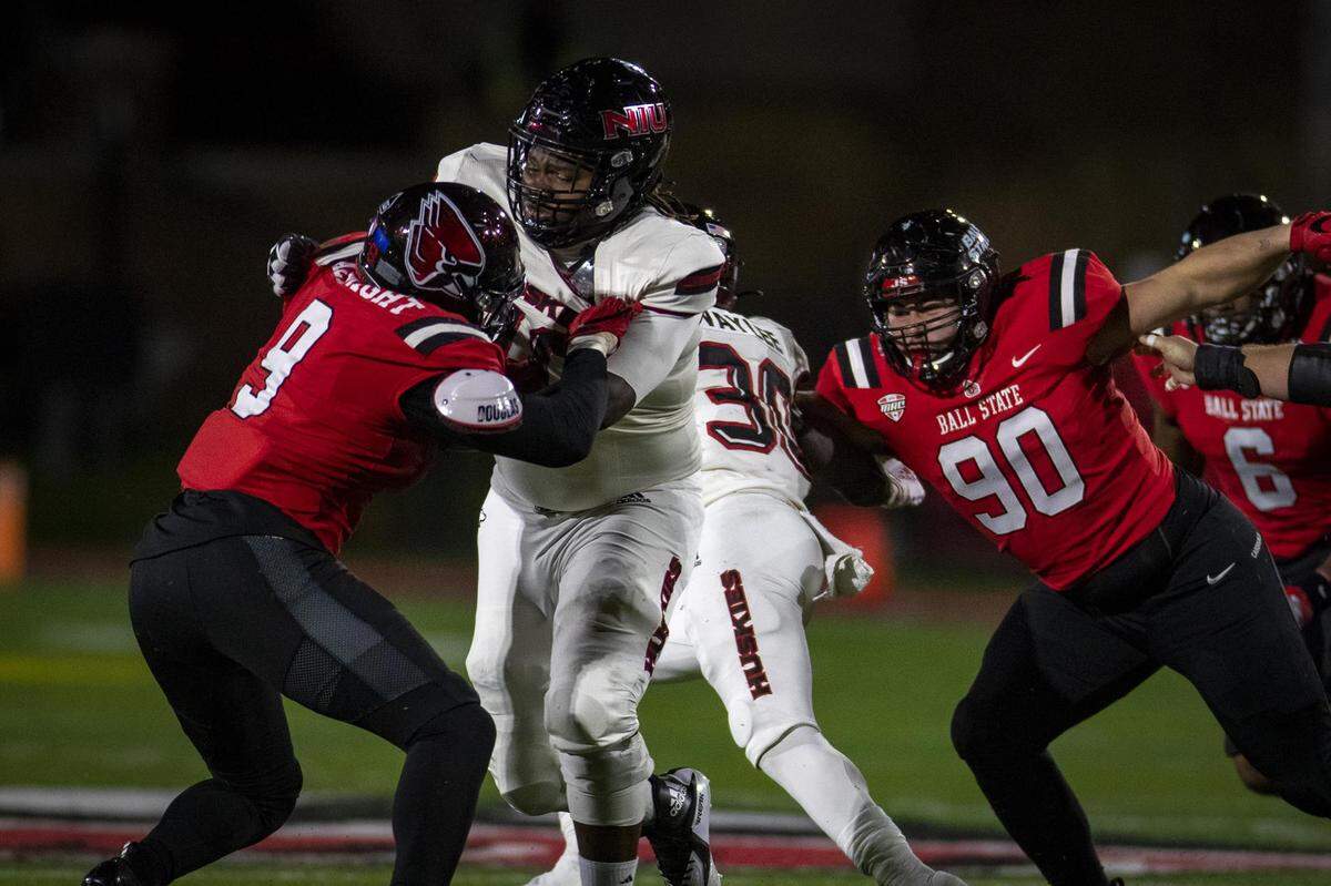 Marques Cox started the first four games of 2022 at left tackle for Northern Illinois before suffering what turned out to be a season-ending injury in the Huskies’ loss at Kentucky.