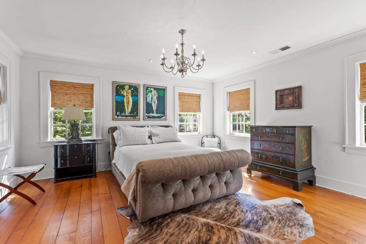 Built in 1845, “The Hollys” sits on 32 acres of land in Scott County, located at 1589 Newtown Pike. The home is currently up for sale on Kirkfarms.com.