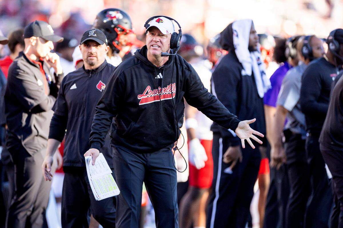On Saturday, Louisville coach Jeff Brohm will seek to lead the Cardinals to their first victory over intrastate rival Kentucky since 2017.