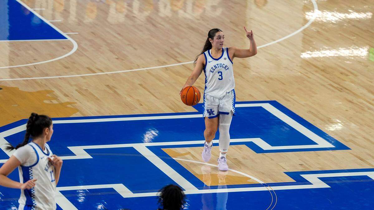 Kentucky guard Georgia Amoore (3) will lead the No. 20 Wildcats vs. No. 18 Louisville on Saturday night in Memorial Coliseum.