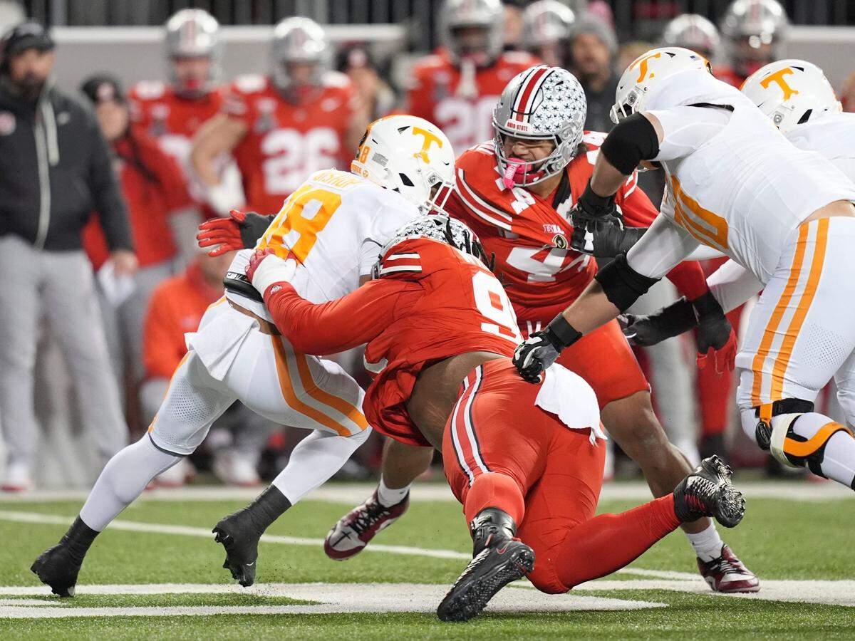 Tennessee running back DeSean Bishop (18) is averaging 86.3 rushing yards a game.