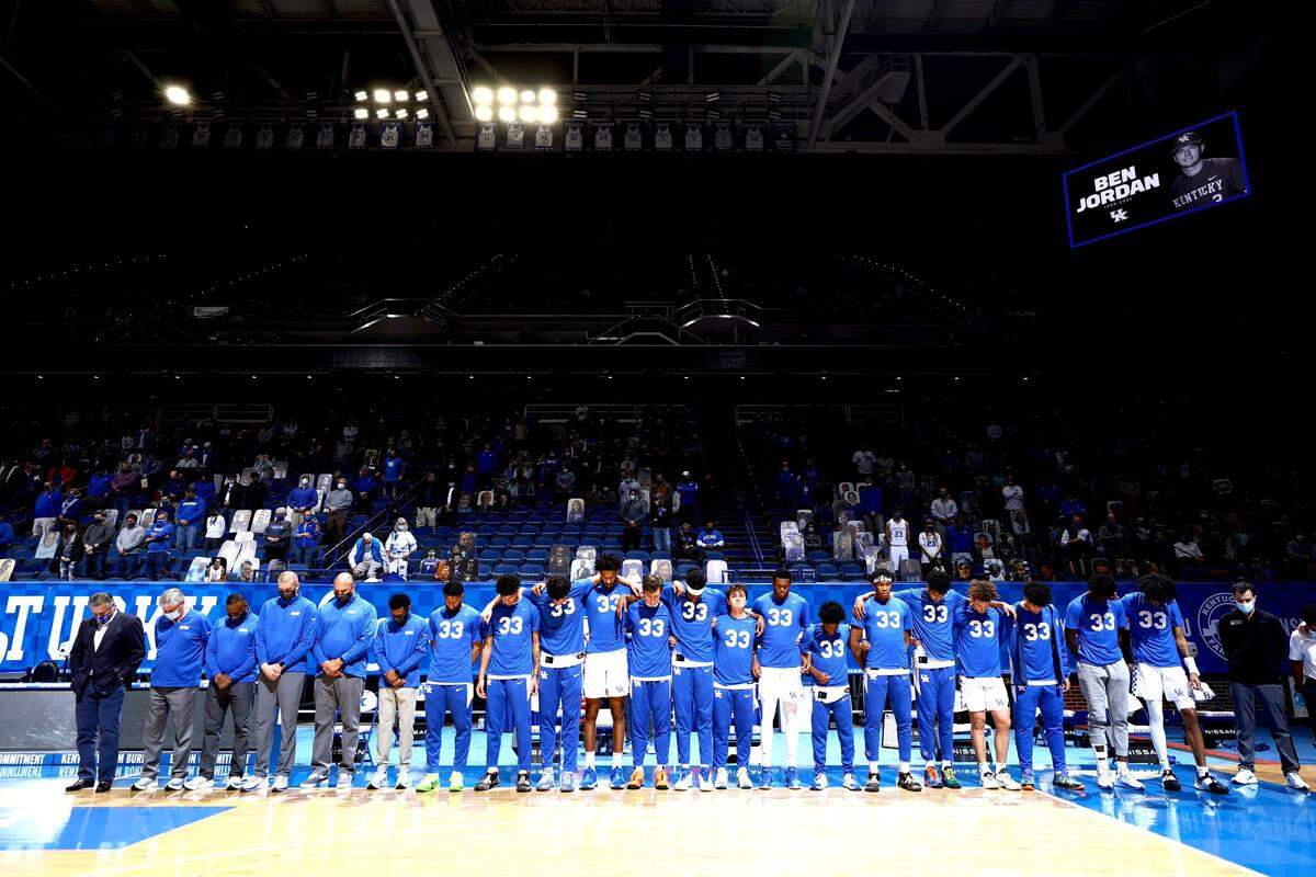 The Kentucky basketball players and coaches took part in a moment of silence in honor of Ben Jordan before Tuesday night’s game against Alabama.