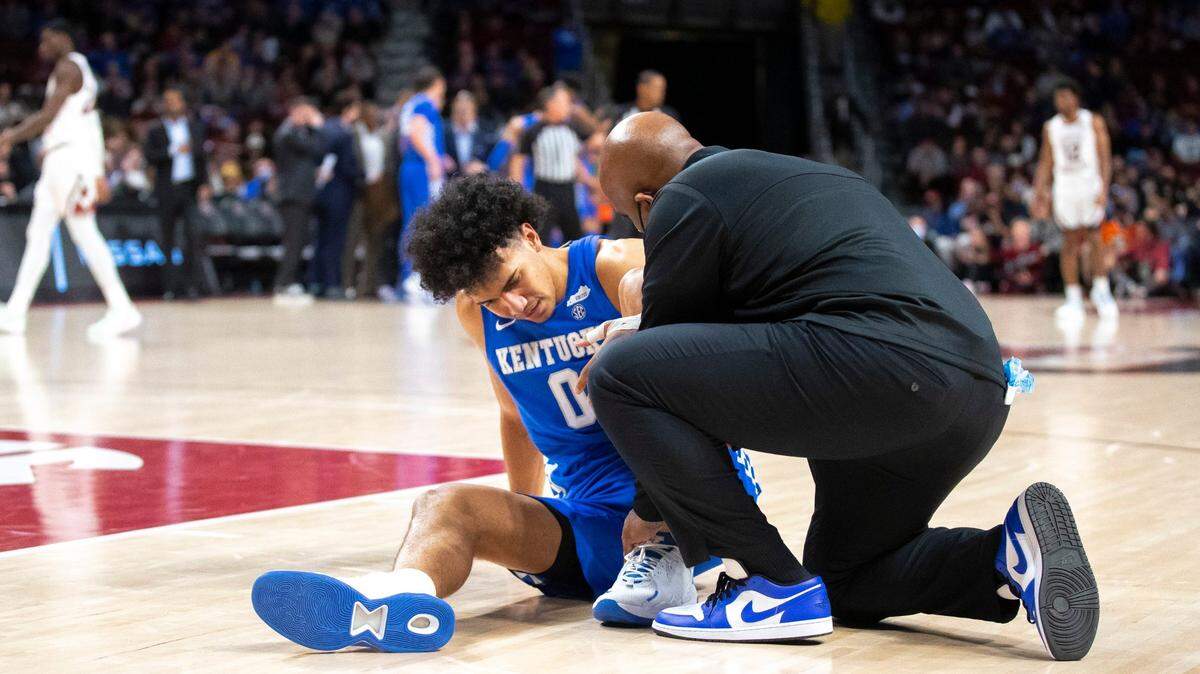 Jacob Toppin didn’t play in Kentucky-Florida basketball game due to injury